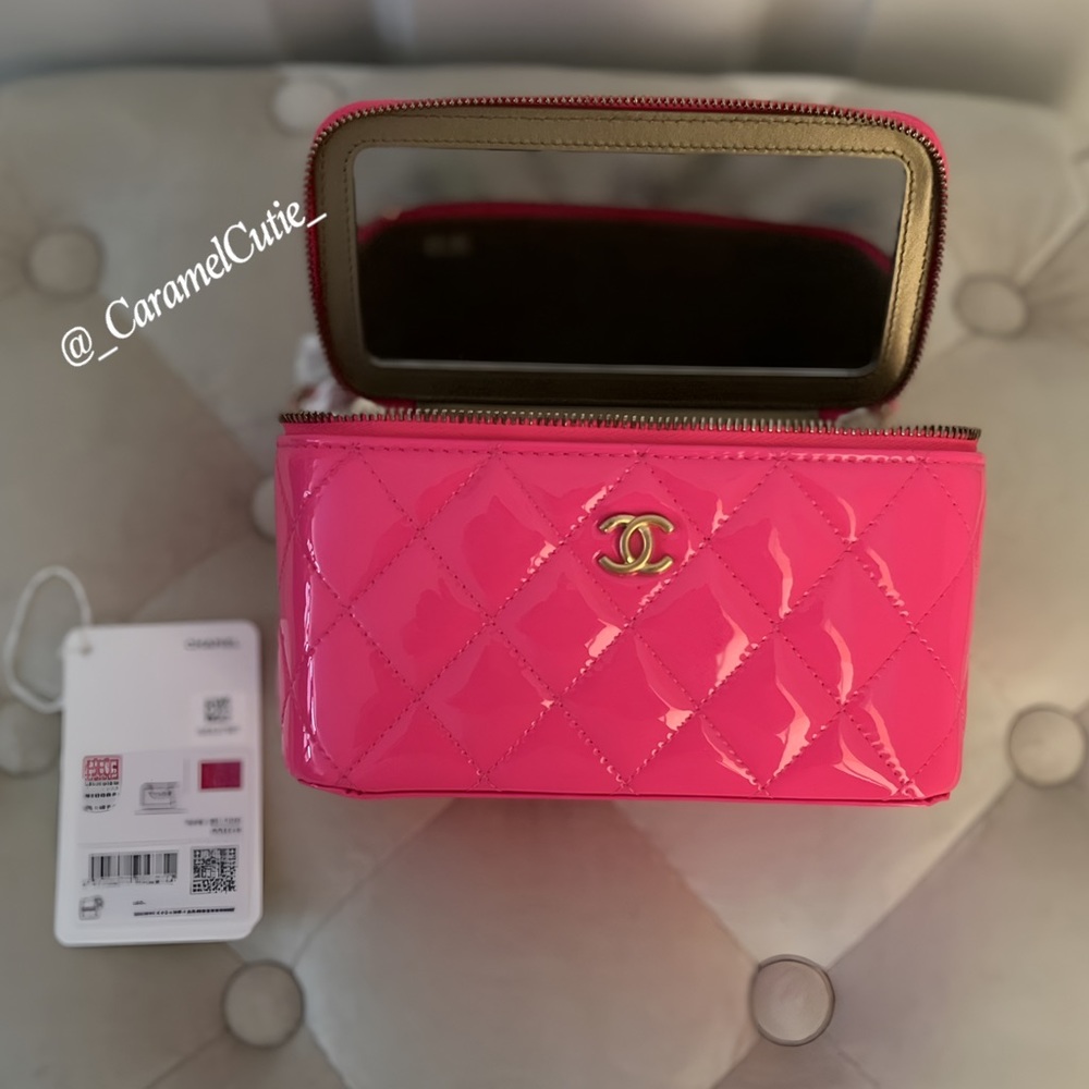 ❌❌ SOLD CHANEL Vanity Bag in Bright Pink Patent